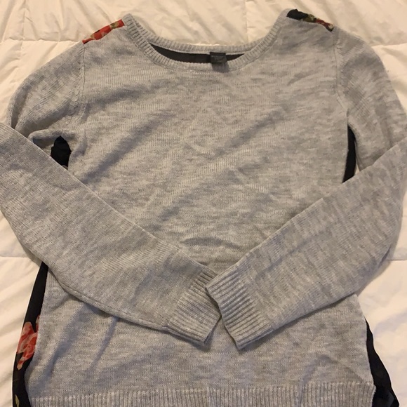 Madison Lilly mixed media sweater - Picture 3 of 9